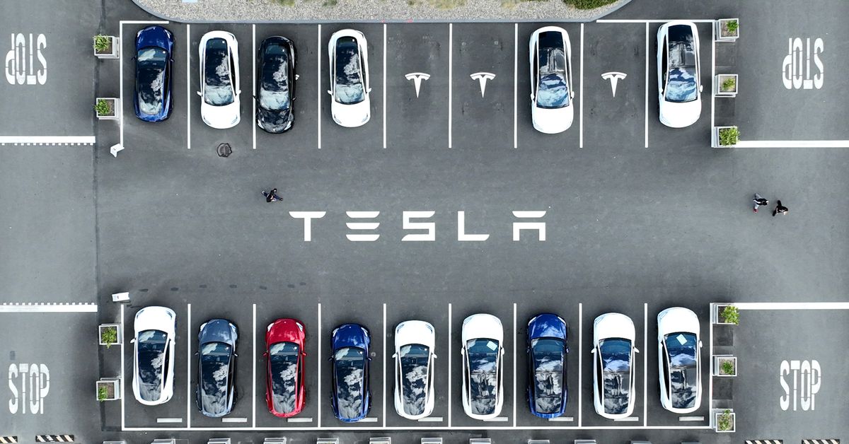 tesla’s-carbon-footprint-is-finally-coming-into-focus,-and-it’s-bigger-than-the-company-let-on-in-the-past