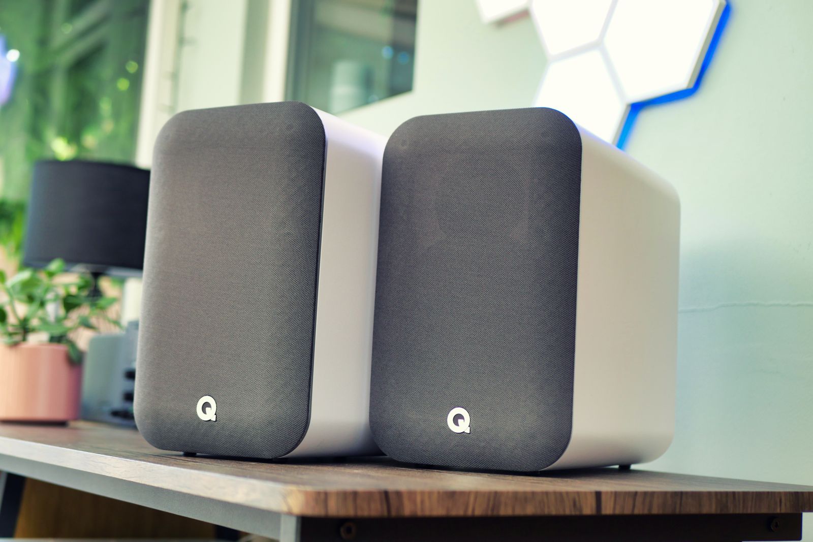 q-acoustics-m20-hd-review:-low-on-smarts,-big-on-sound