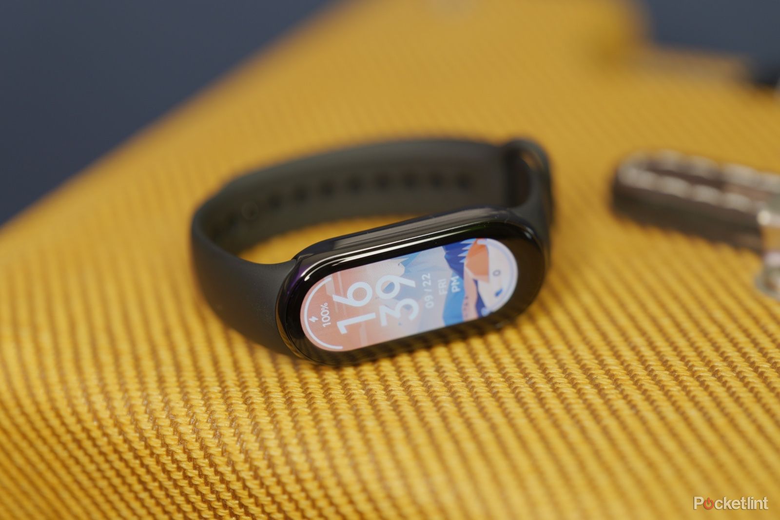 xiaomi-smart-band-8-hands-on:-comprehensive-fitness-tracking-on-a-budget