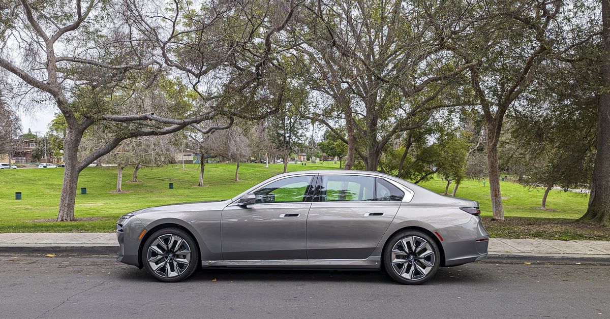 bmw,-mini,-and-rolls-royce-are-the-latest-to-sync-up-with-tesla’s-ev-charging-plug