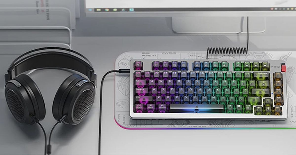 this-mechanical-keyboard-has-a-headphone-jack-you-might-actually-want-to-use