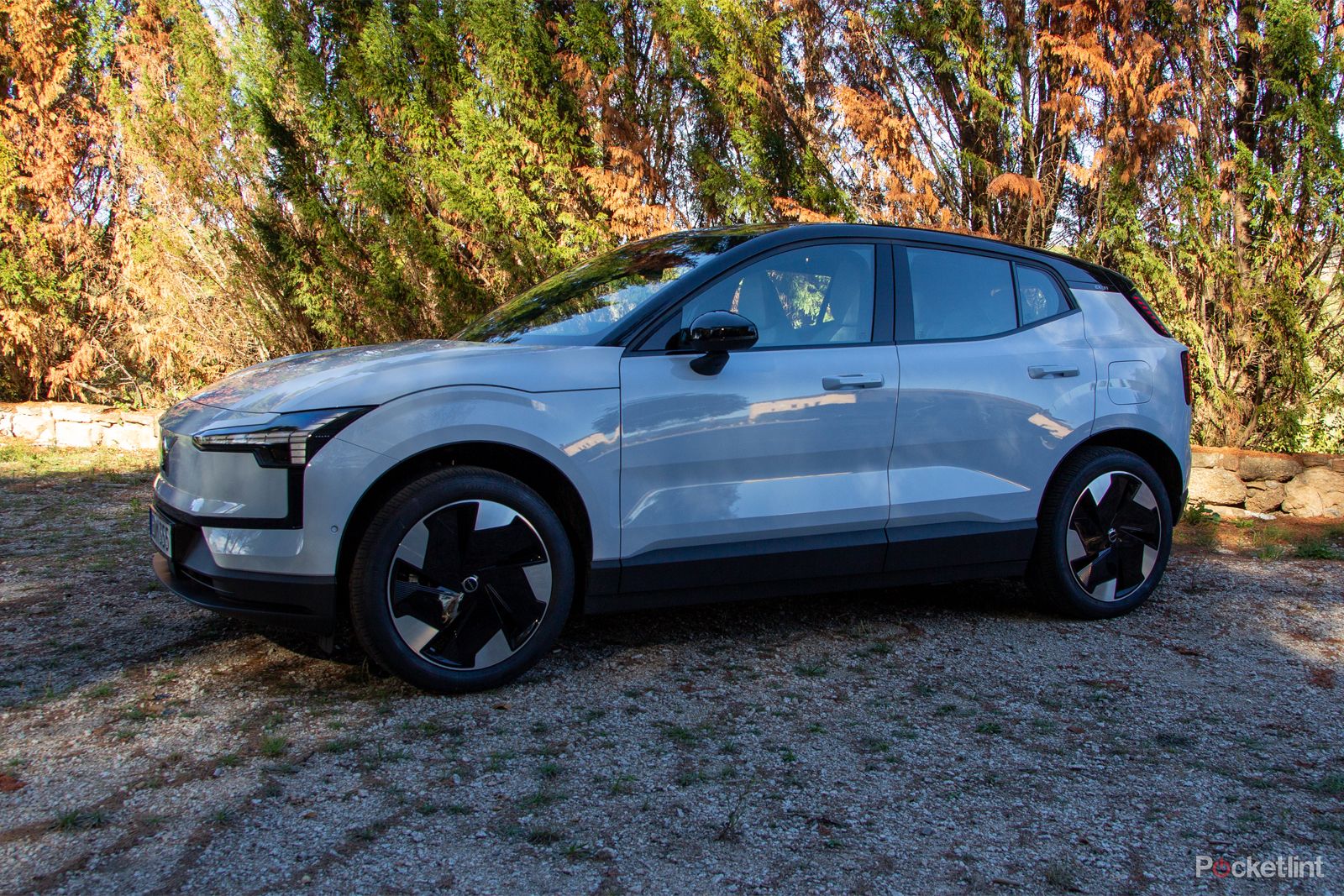 volvo-ex30-review:-volvo’s-smallest-ever-suv-comes-with-a-big-surprise