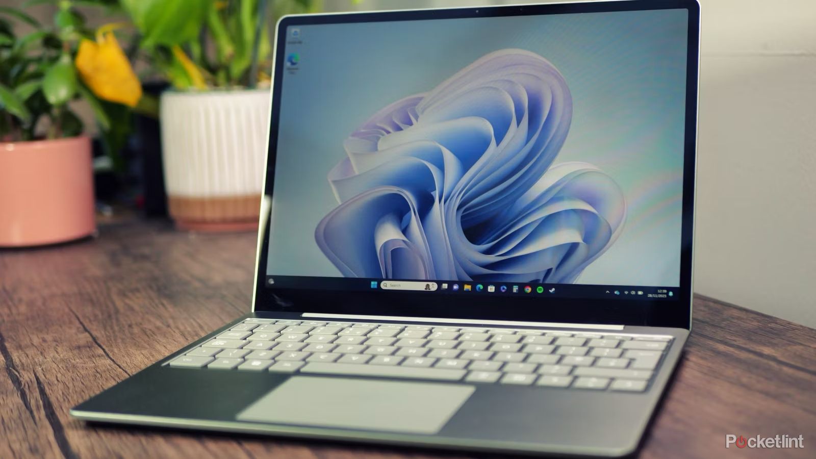 microsoft-surface-laptop-go-3-review:-stunning,-but-bad-price
