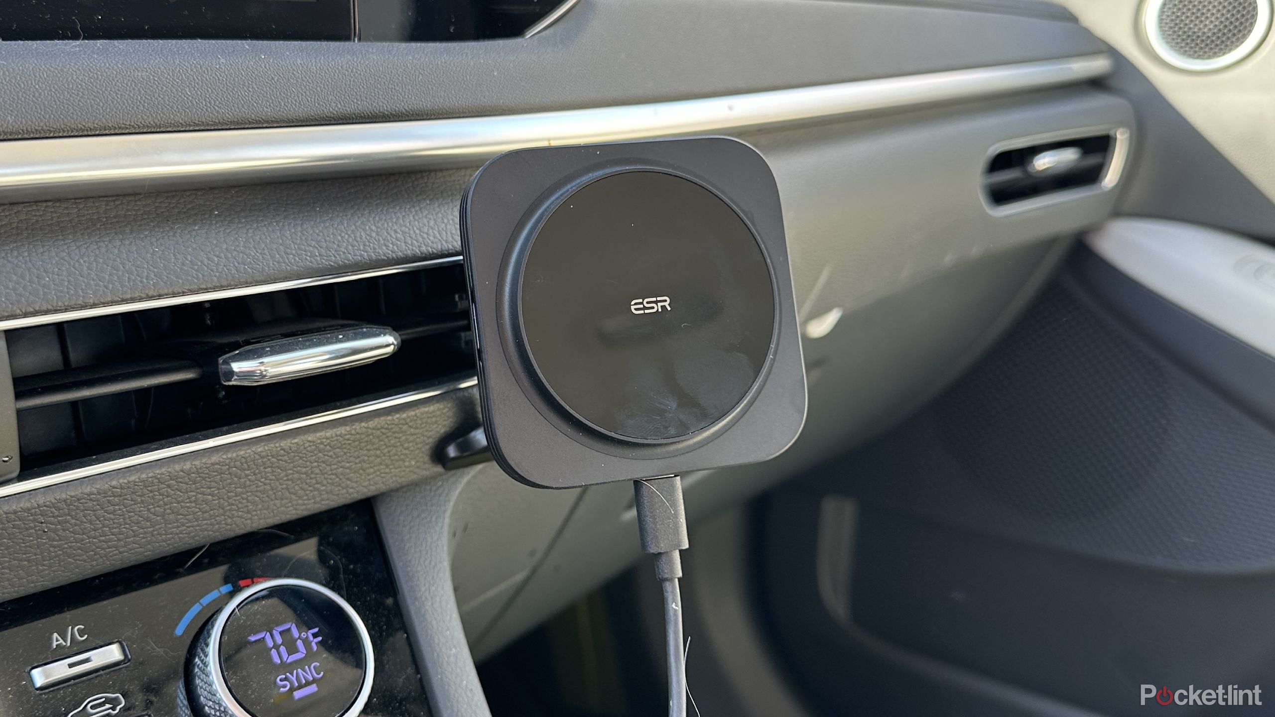 esr-qi2-15w-car-mount-charger-review