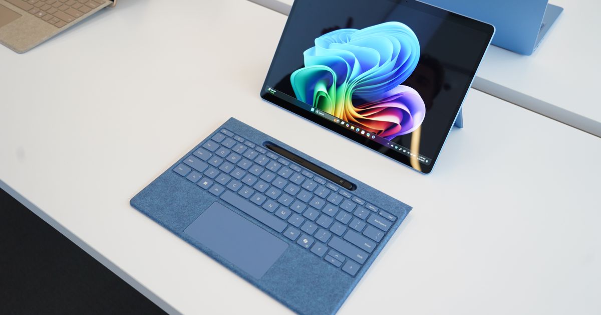 a-first-look-at-microsoft’s-new-surface-pro-with-arm-chips-inside