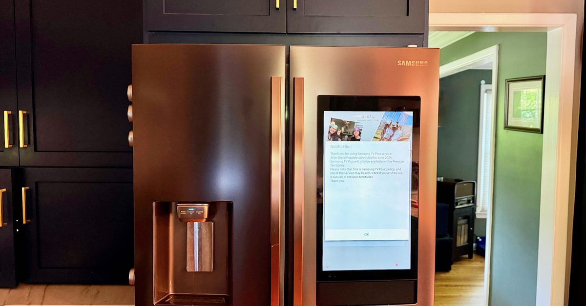 samsung’s-smart-fridges-mistakenly-warned-users-its-free-tv-service-was-ending