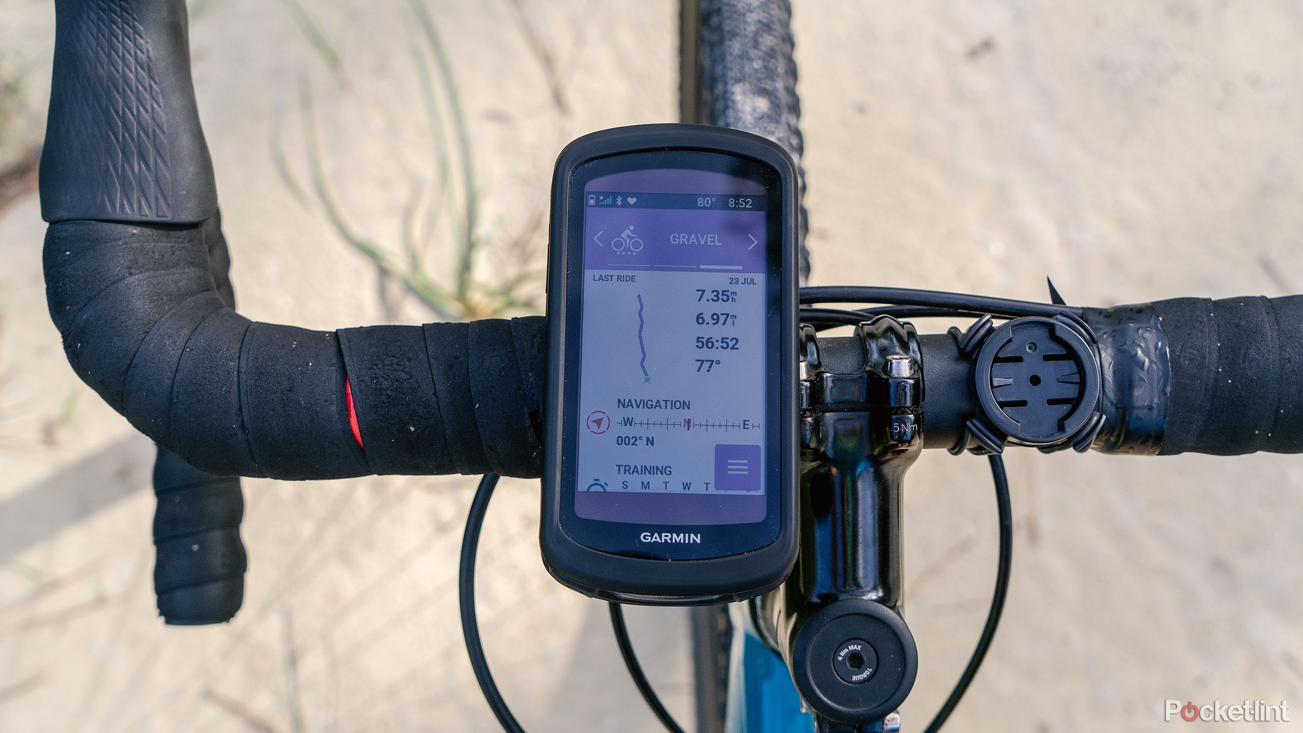 garmin-edge-1040-solar-review:-feature-rich-with-an-old-school-display