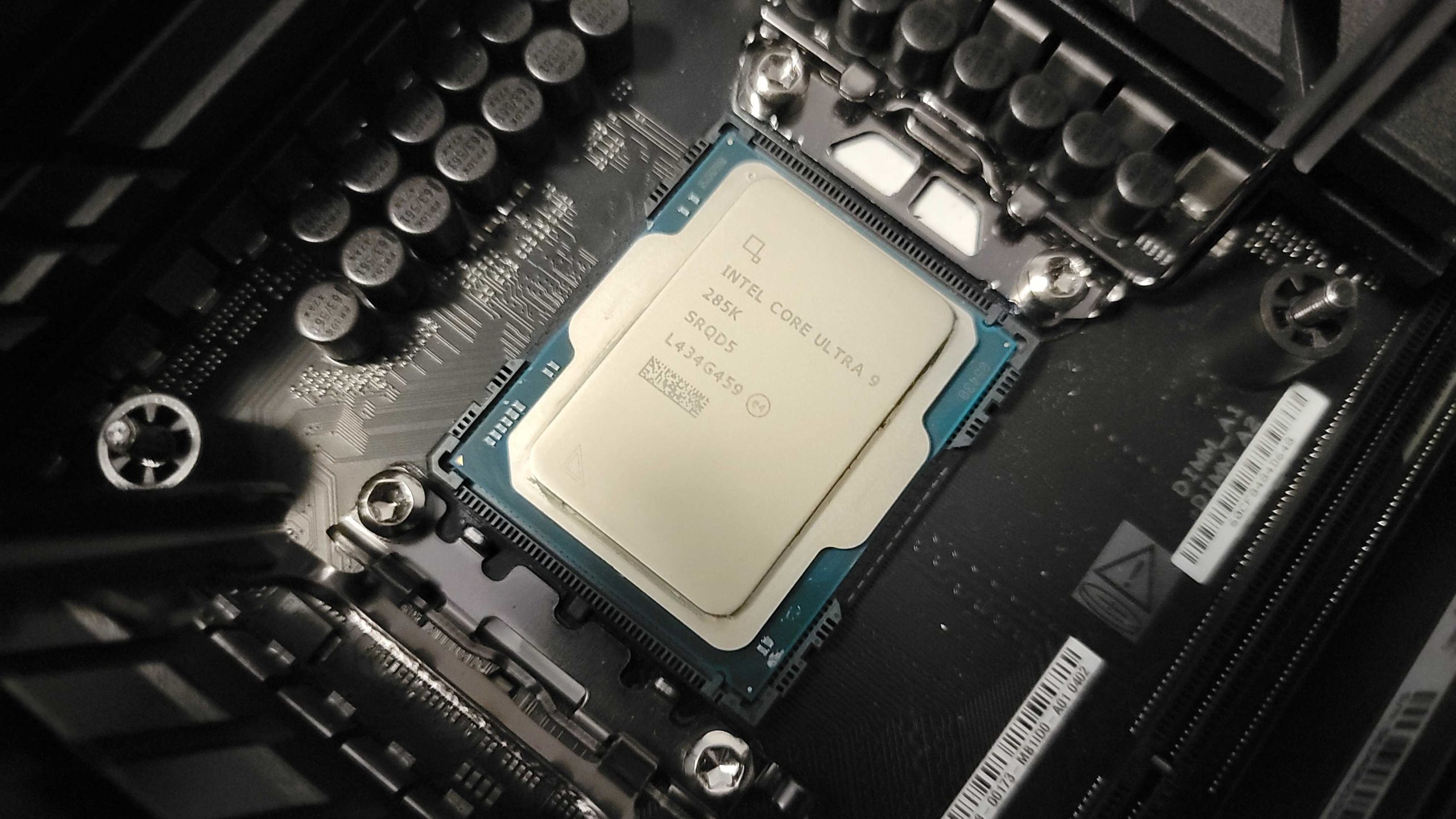 intel-core-ultra-9-285k-review:-intel-throws-a-lateral-with-arrow-lake