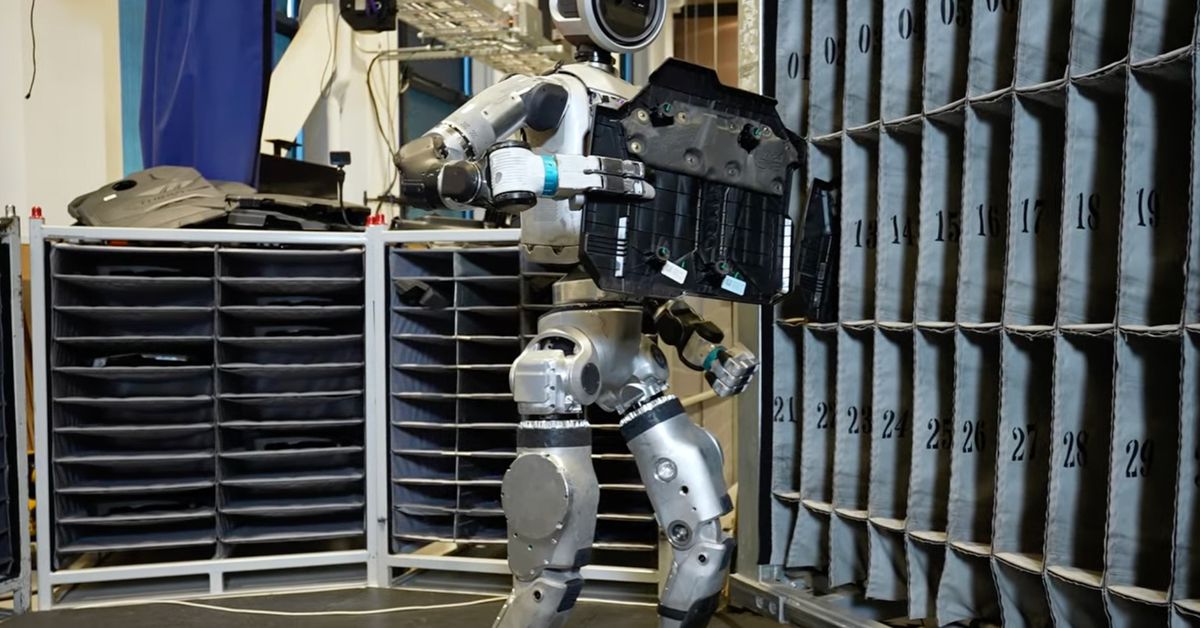 boston-dynamics’-new-video-shows-that-its-humanoid-robot-doesn’t-need-a-human