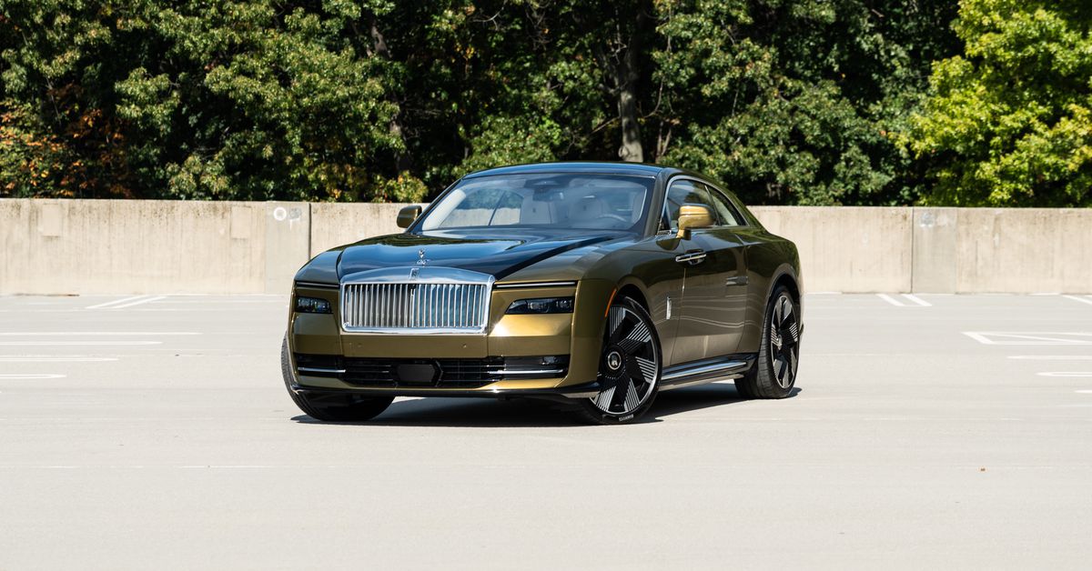 rolls-royce’s-first-electric-vehicle-sounds-like-no-other