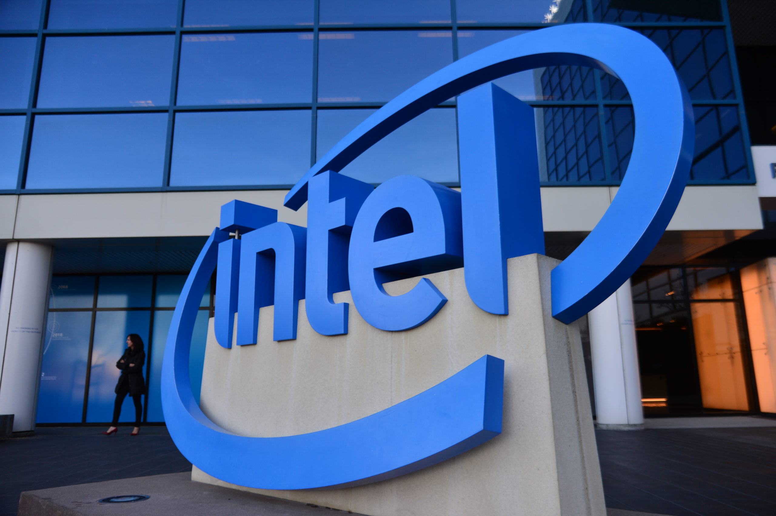 intel-co-ceo-david-zisner-says-‘core-strategy-remains-intact’-—-intel-will-continue-to-be-a-products-and-foundry-company