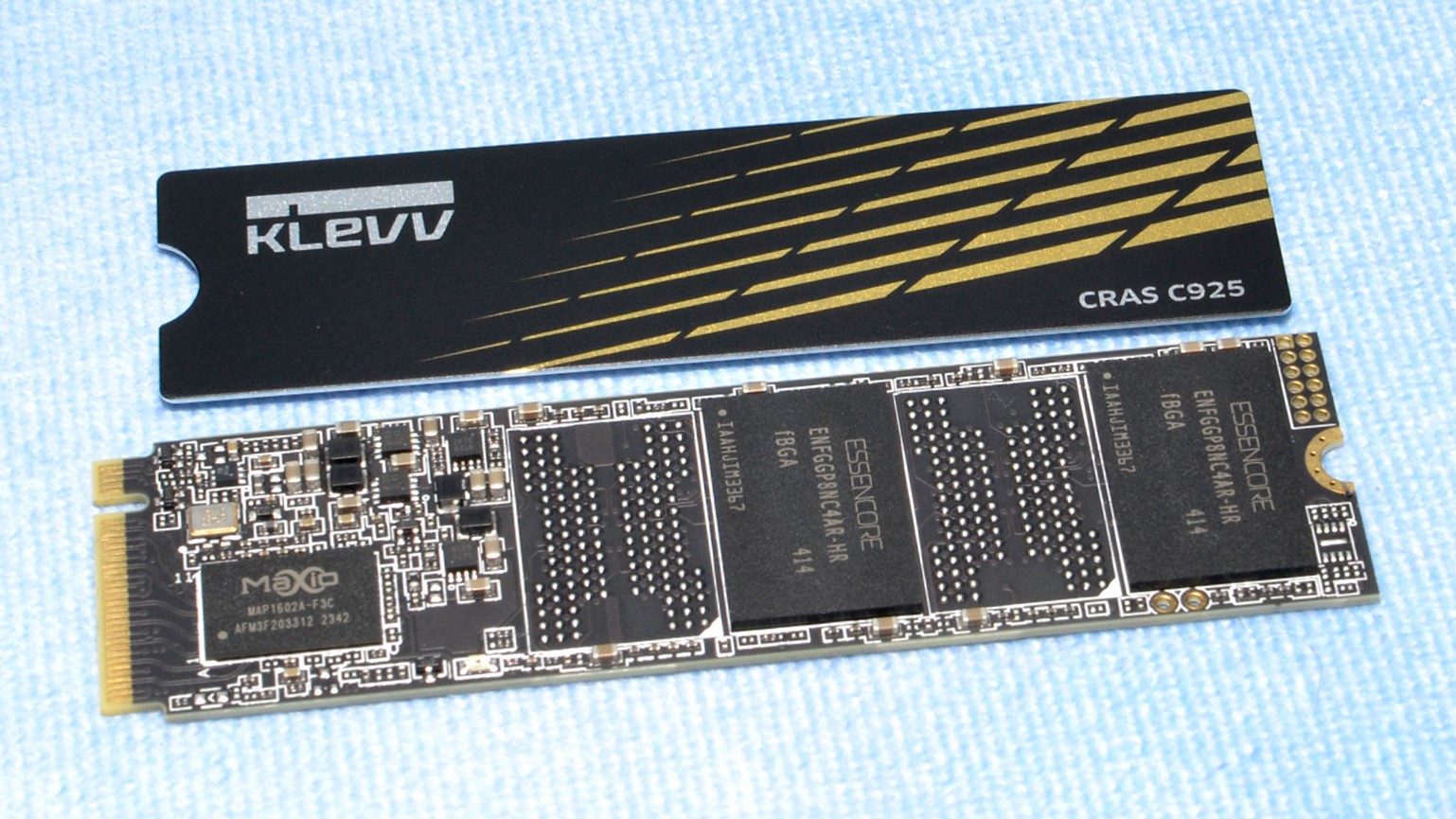 klevv-cras-c925-ssd-review:-competent-but-uninspiring