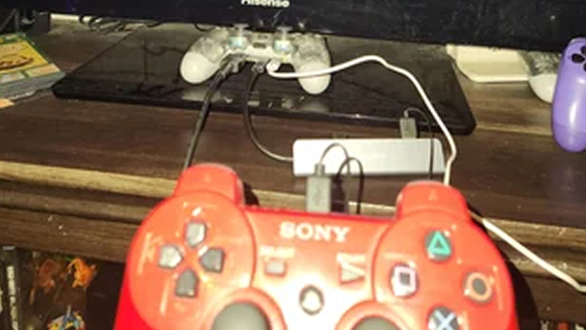 raspberry-pi-zero-2w-transforms-broken-sony-playstation-4-controller-into-a-retro-games-console