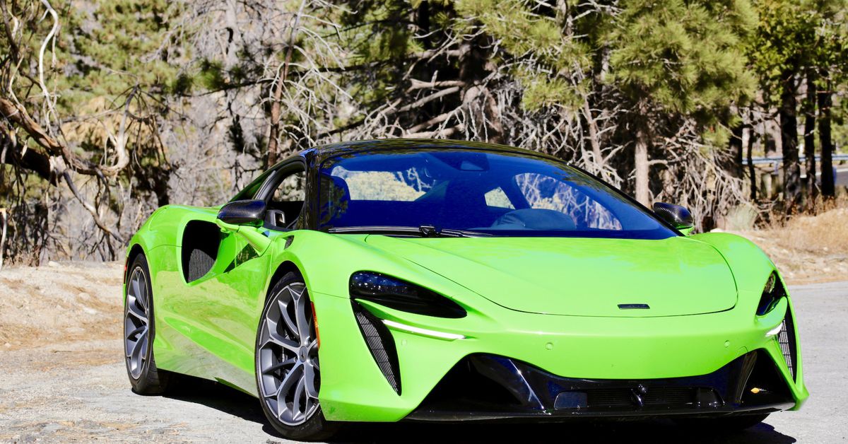 mclaren-artura-review:-a-plug-in-hybrid-for-the-1-percent