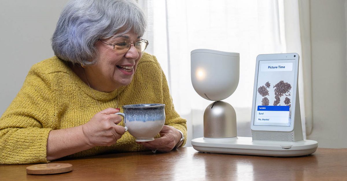 the-elliq-companion-robot-can-now-send-health-updates-to-a-caregiver