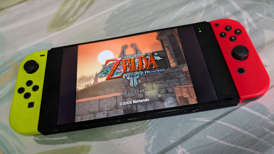 this-raspberry-pi-handheld-emulator-looks-like-a-nintendo-switch-but-it-can-play-many-more-games